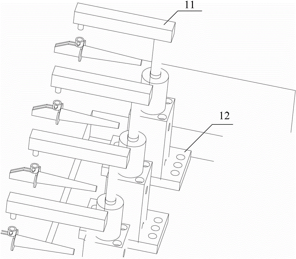 Air leakage detection device for infusion tube