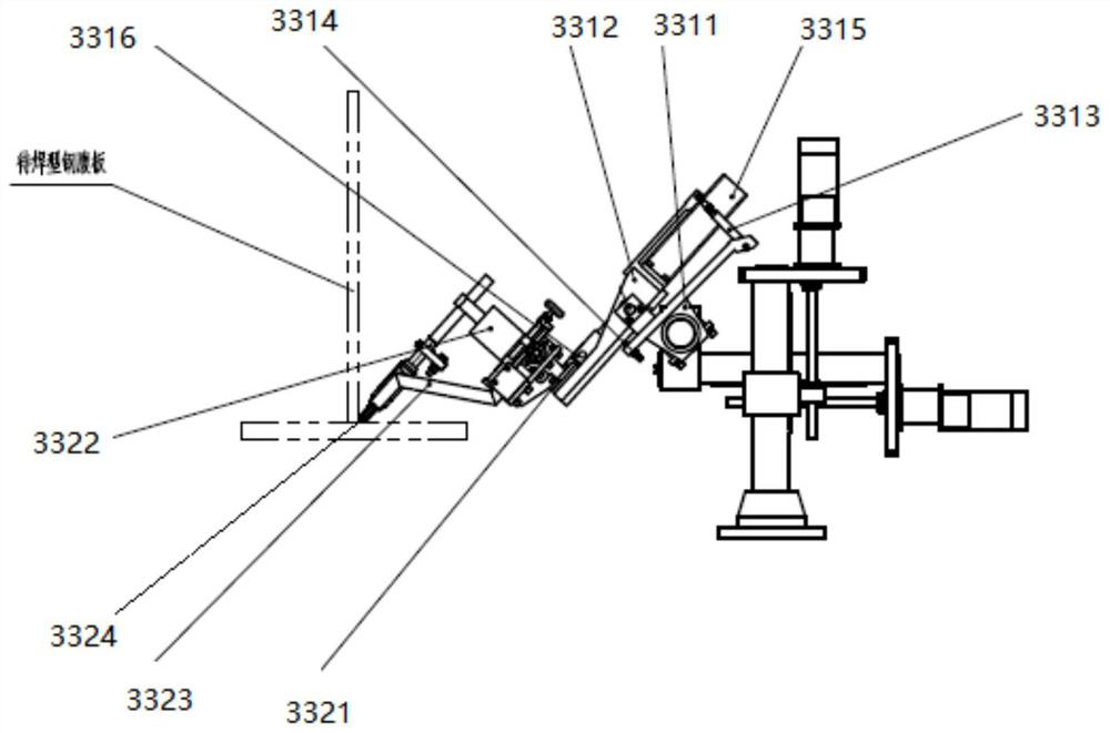 Adjusting device for welding gun