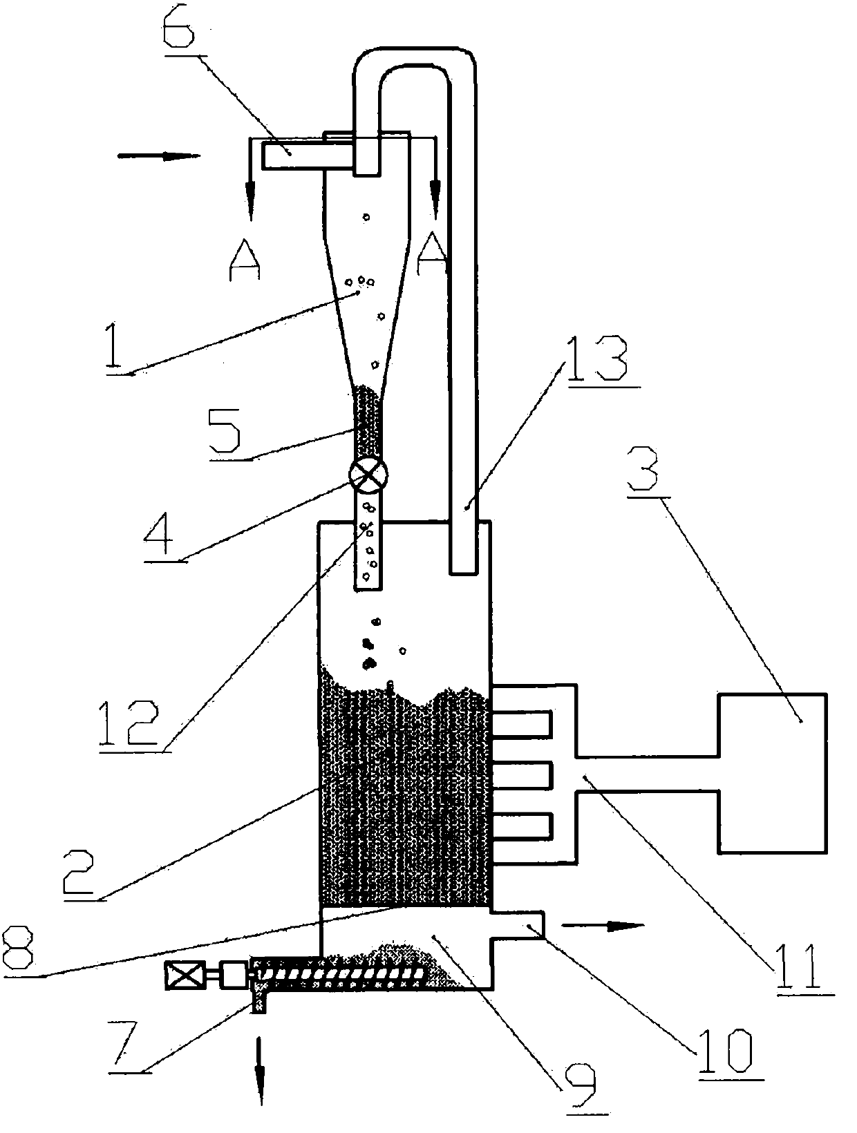 Method and device for preparing low-tar combustible gas through biomass gasification