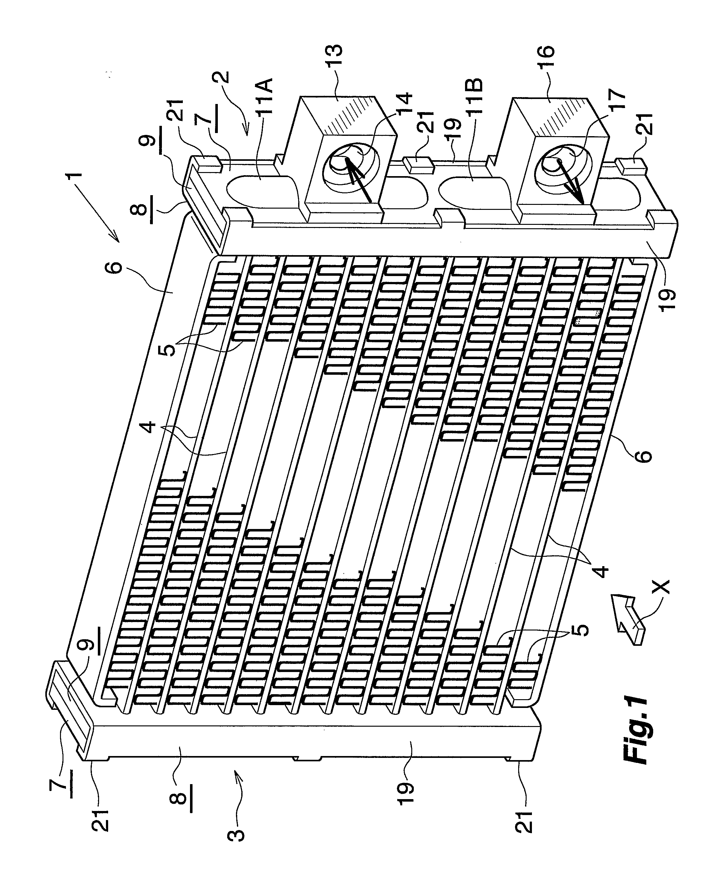 Heat exchanger header tank and heat exchanger comprising same