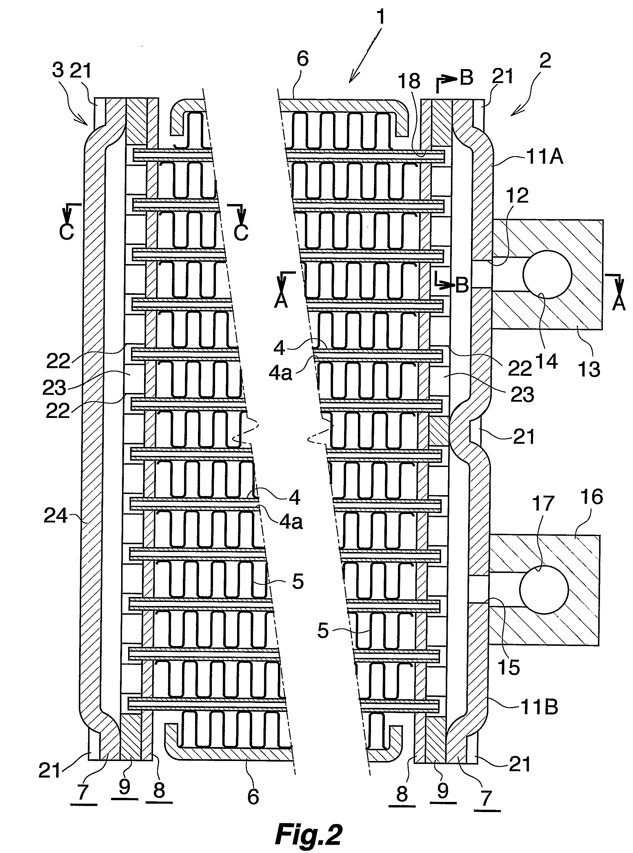 Heat exchanger header tank and heat exchanger comprising same