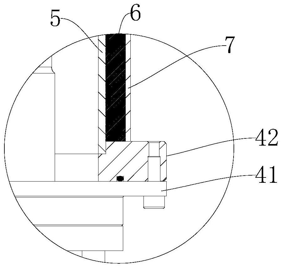 Low-temperature pump convenient for water vapor regeneration