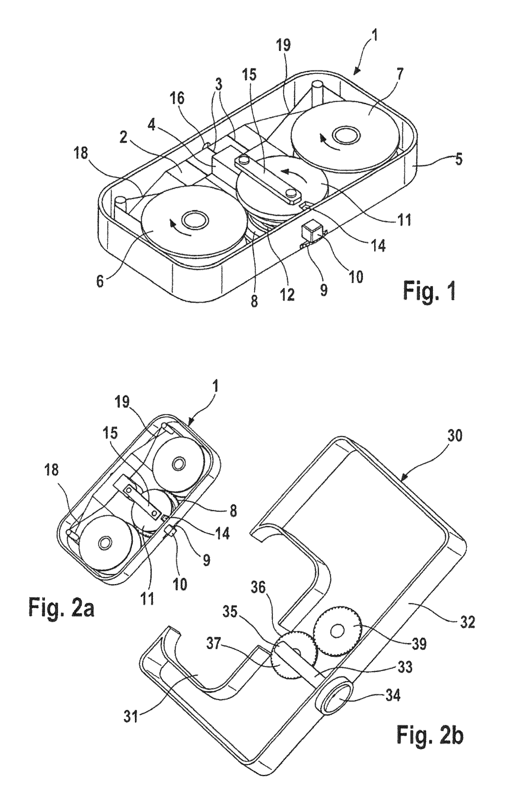 Disposable puncturing device and reusable handling device for a puncturing device