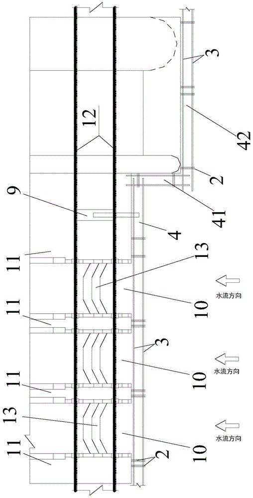 Floating object conveying system in front of trash rack for power plant water inlet