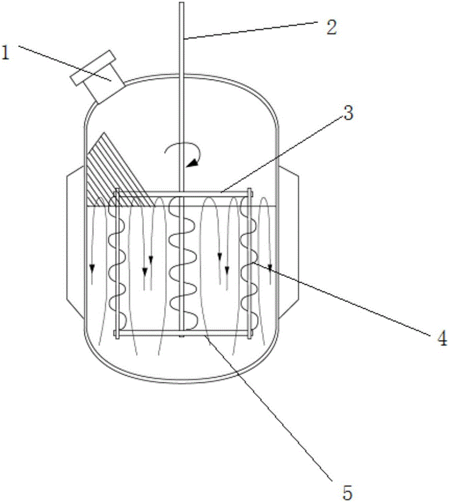 Reactor preventing accumulation of solid material