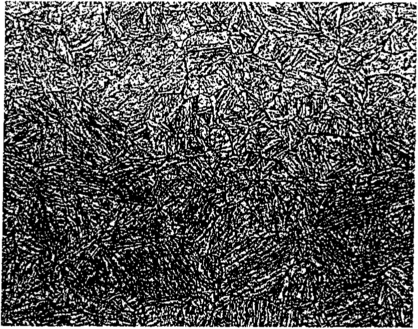 High-flexibility wear-resistant steel plate and manufacturing method thereof