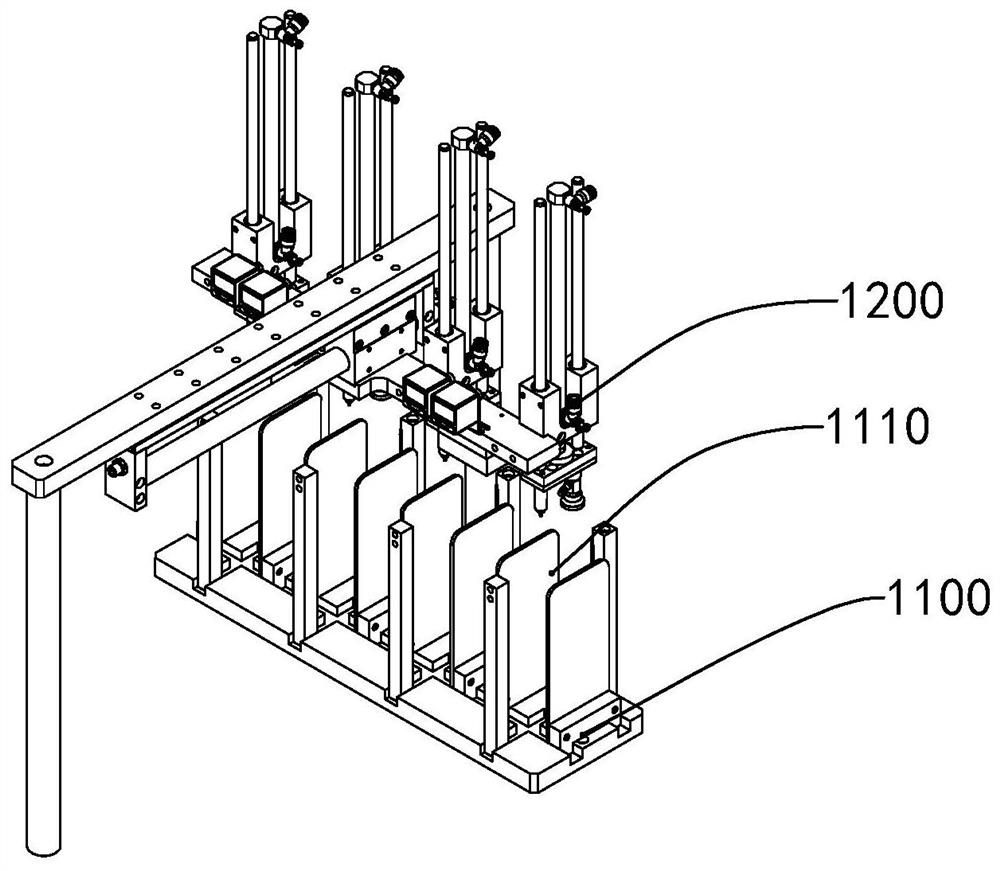 Automatic hang tag conveying, stringing and knotting device and method