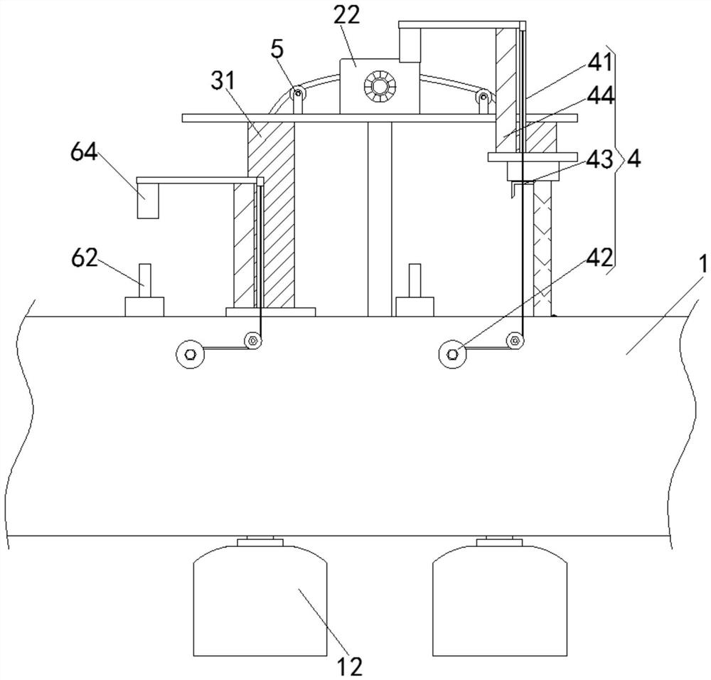 Filtering mechanism of melt-blown cloth production device