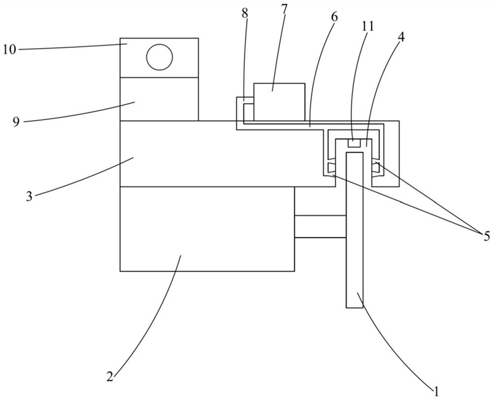 Automatic edge cutting device for advanced engine production