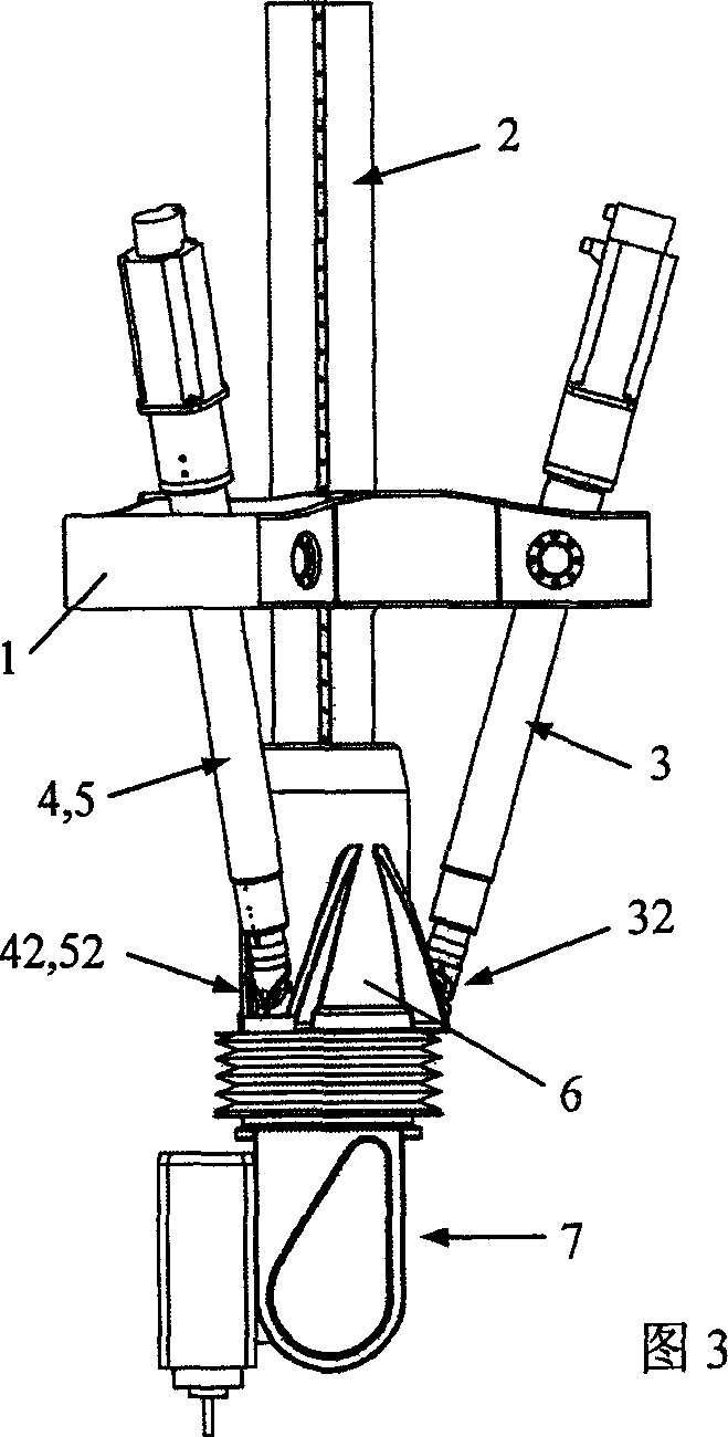 Multi-coordinate serioparallel robot with redundant freedom