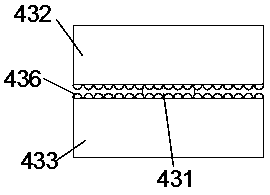 Tension self-adjusting multi-strand twister and thread twisting method thereof