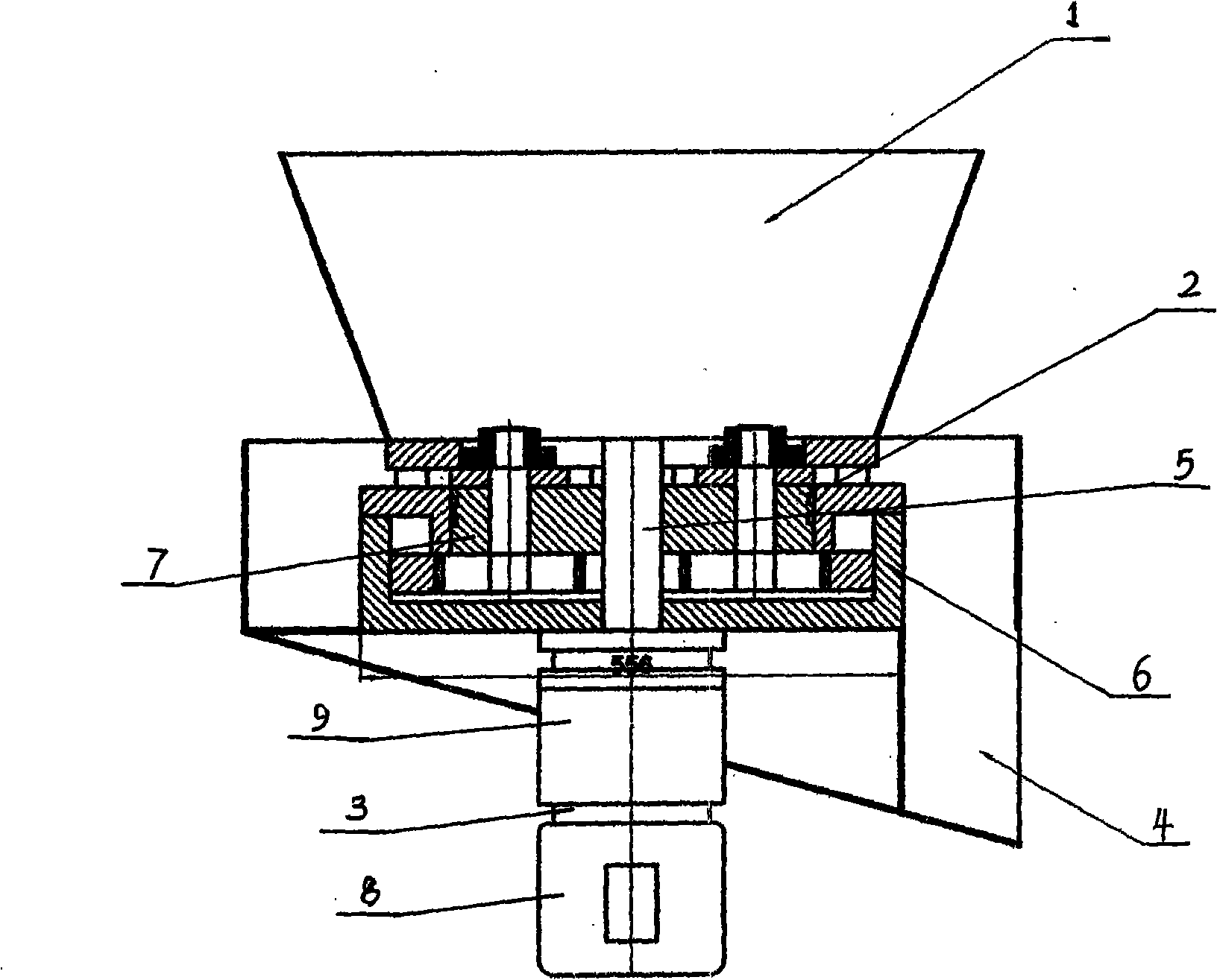 Epicyclic transmission type straw block making machine