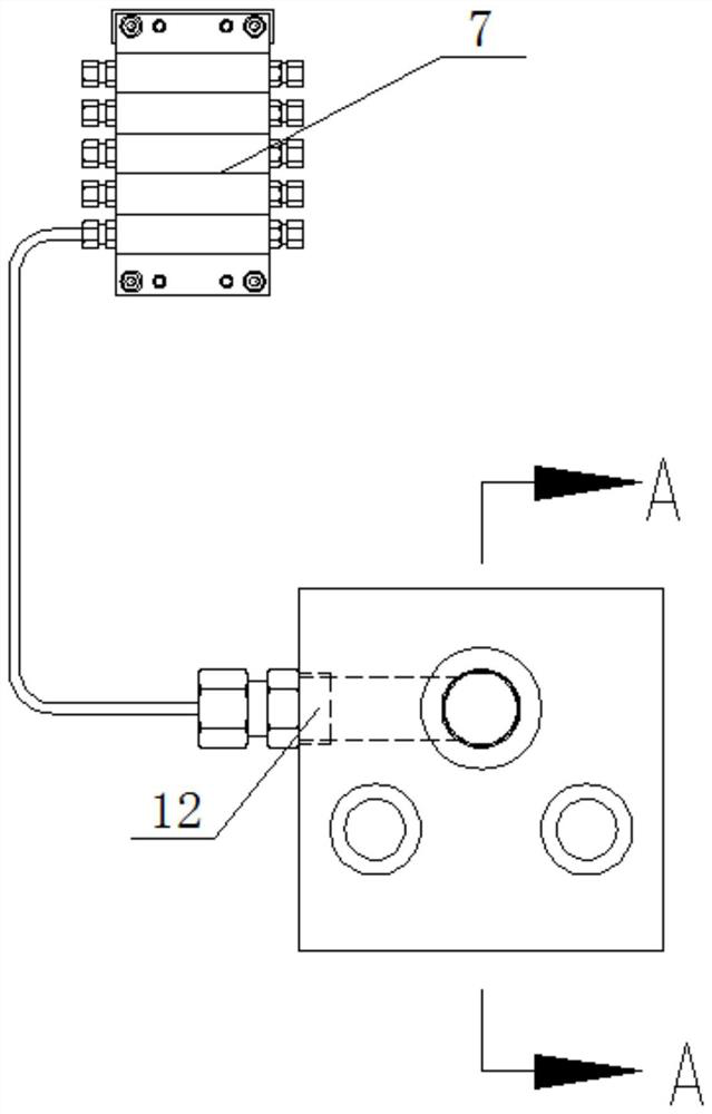 Oil dropping lubrication structure for main gear pairs