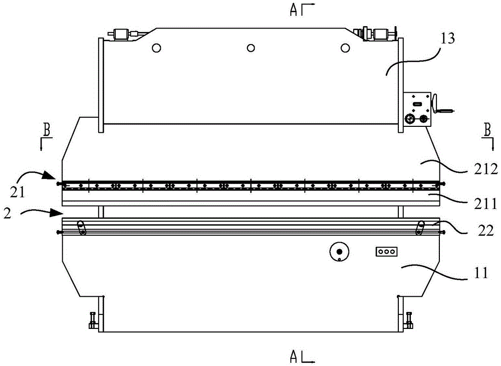 Bending machine and operation method thereof