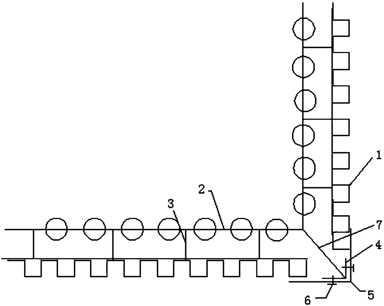 Anti-expansion lap joint structure of folded plate at the corner of furnace wall