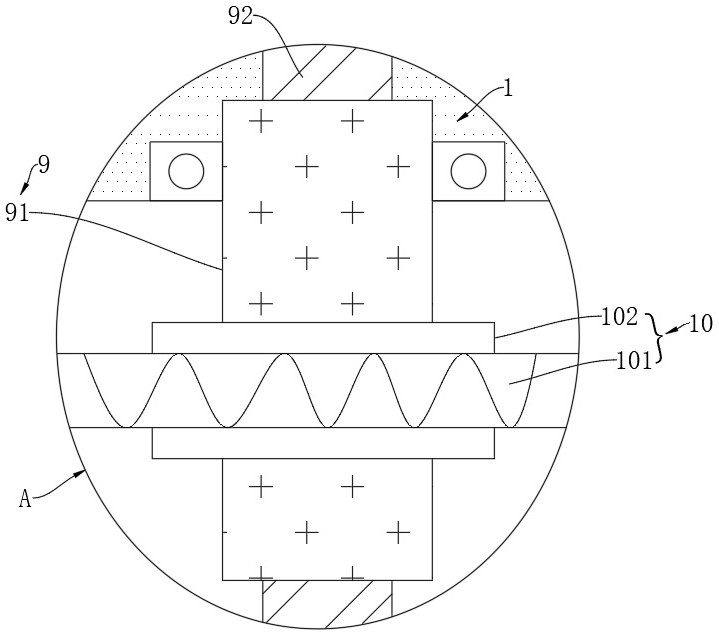 A paper cutting device for papermaking