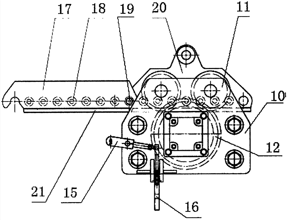 Roadway temporary supporting bracket with self-containing hoisting track and using method