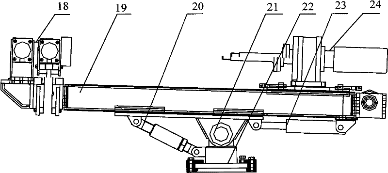 Self-carrying barrier-breaking and foundation-reinforcing device of shield machine