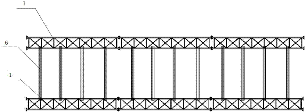 Overhauling construction platform capable of being quickly installed and detached, and construction method for same