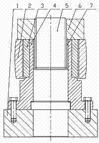 Device for protecting nose landing gear of rodless aircraft tractor