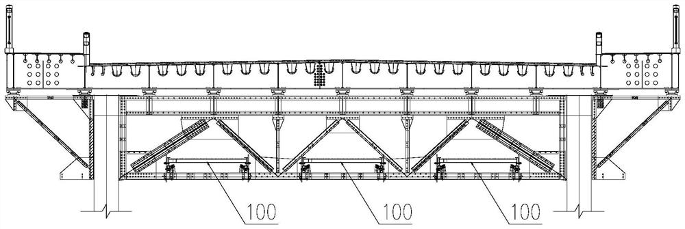 An inspection device for the inner main truss of a bridge