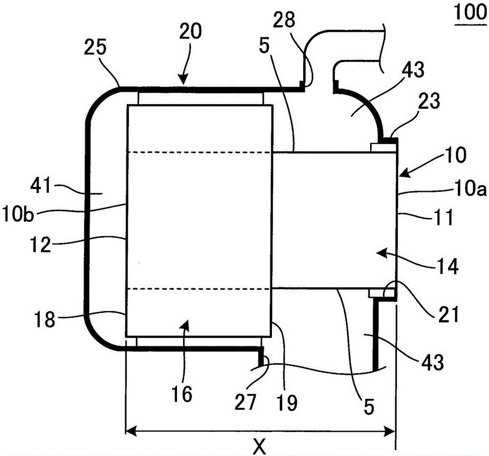 Exhaust gas treating device and manufacturing method of honeycomb structure