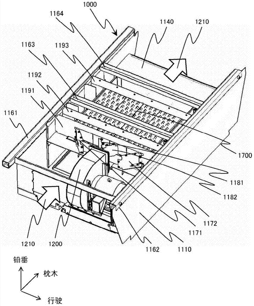 Traction converter and railway vehicle