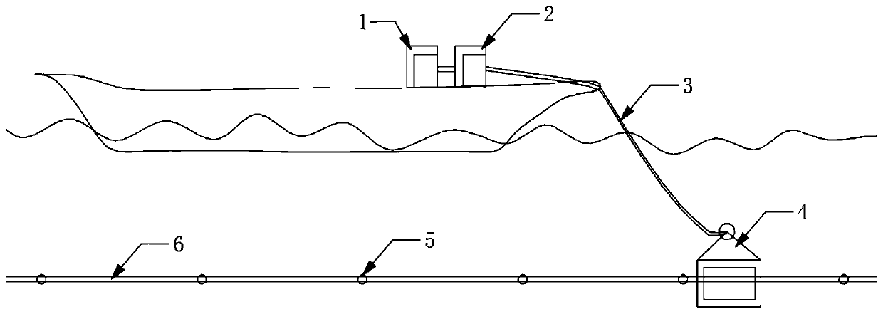 Efficient and energy-saving aquatic creature cleaning system