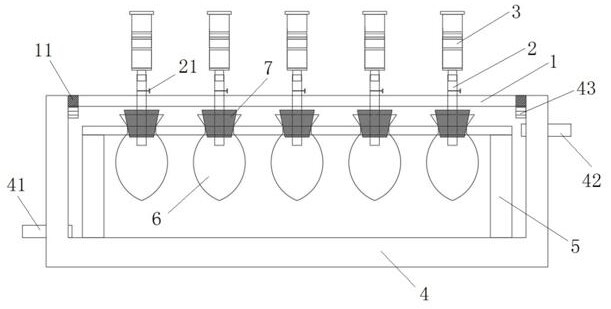 Pretreatment device applied to food polychlorophenol detection and treatment method thereof