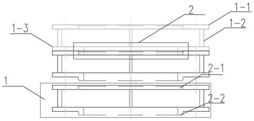 Multi-layer low-altitude anti-sideslip supporting cushion box and using method thereof