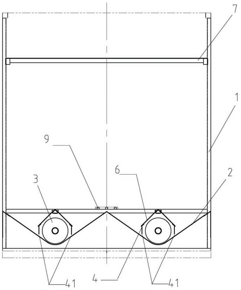 Bulk cargo conveying tank reconstructed through container