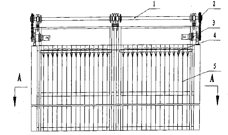 Conjoined rotary type trash cleaning device