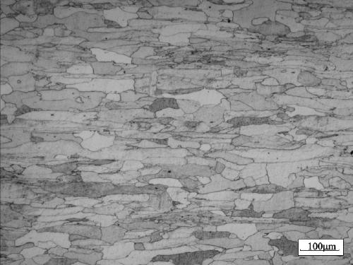 Production process for controlling metallographic structure formation in ferrite hot-rolling process