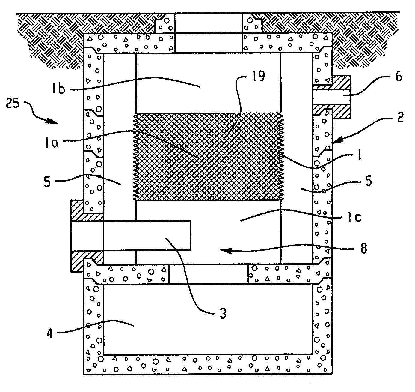 Apparatus for separating solids from flowing liquids