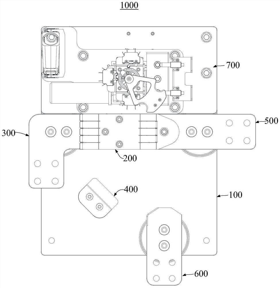 Operating device of three-station knife switch and three-station knife switch