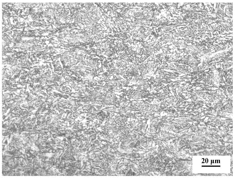 Steel plate with low welding crack sensitivity and manufacturing method thereof