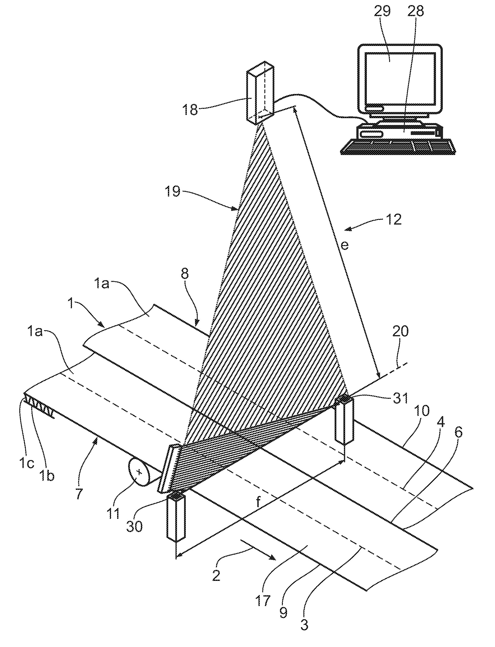 Apparatus for detection of the accuracy of format of a web of corrugated cardboard