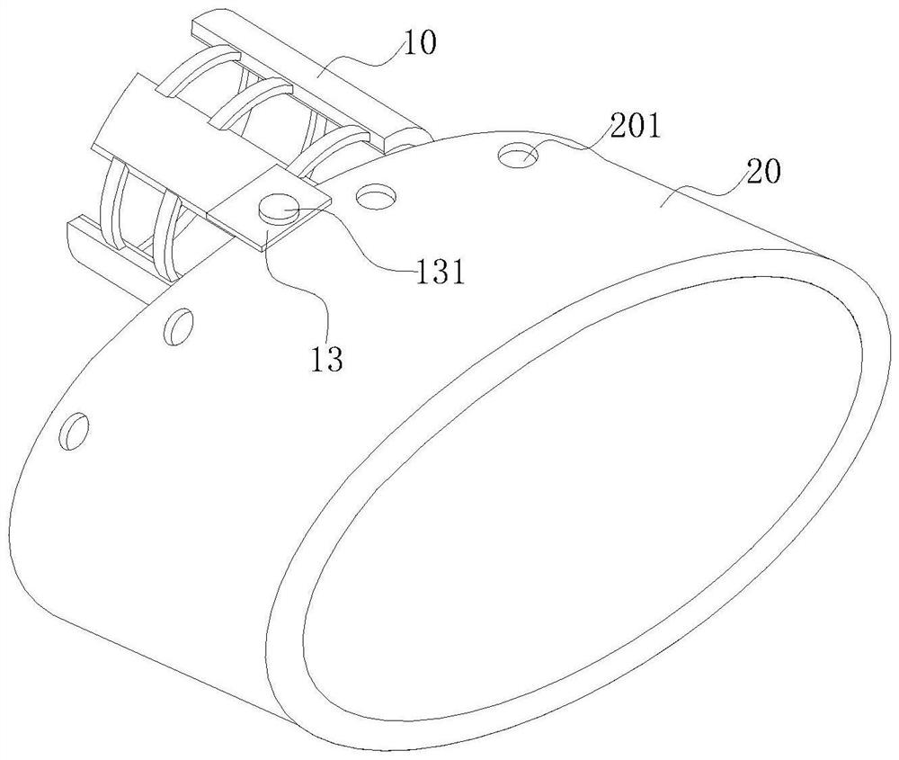 First-aid fixing equipment capable of reducing secondary injury in trauma fracture