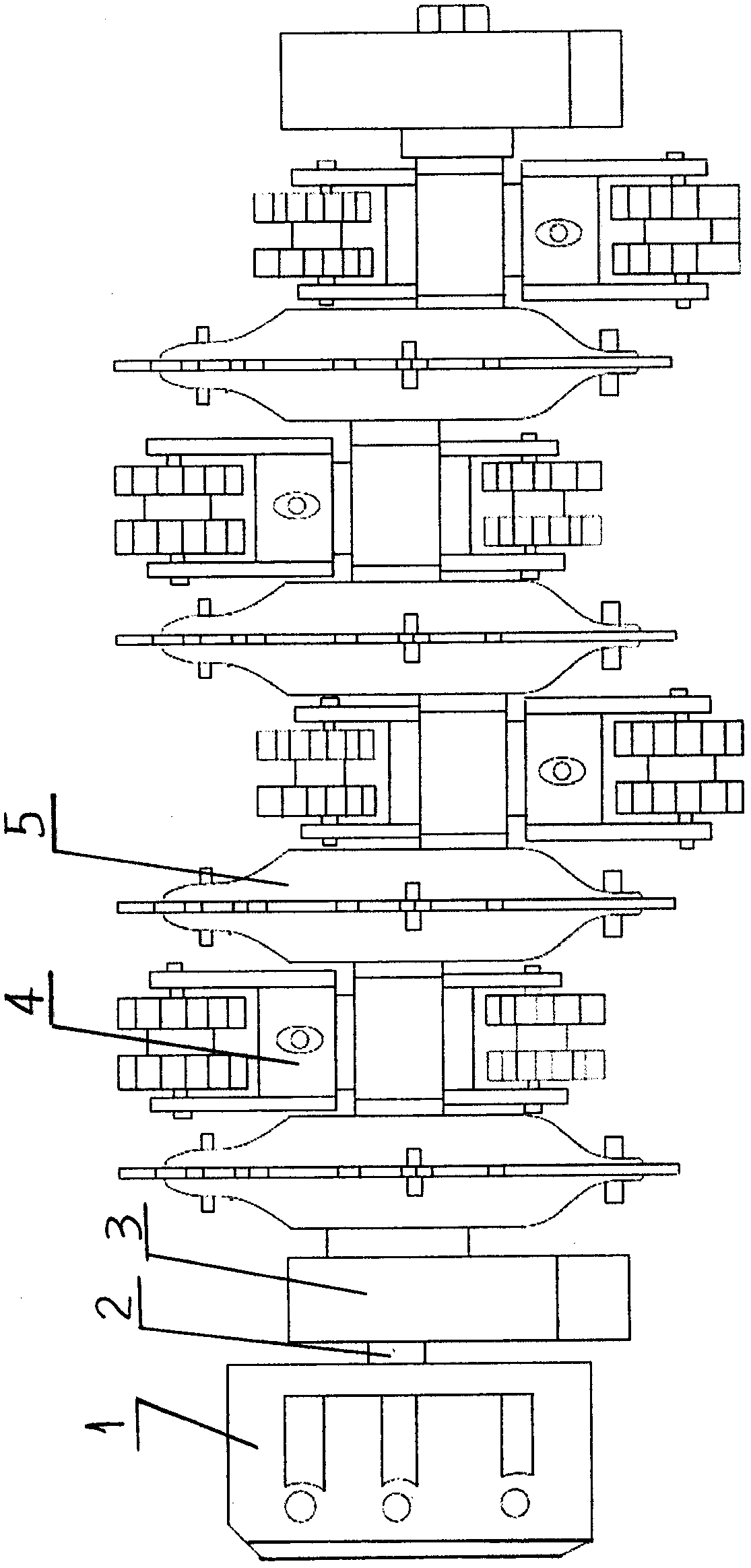 Saw blade type hob and gear type hob combination road ice crushing roller