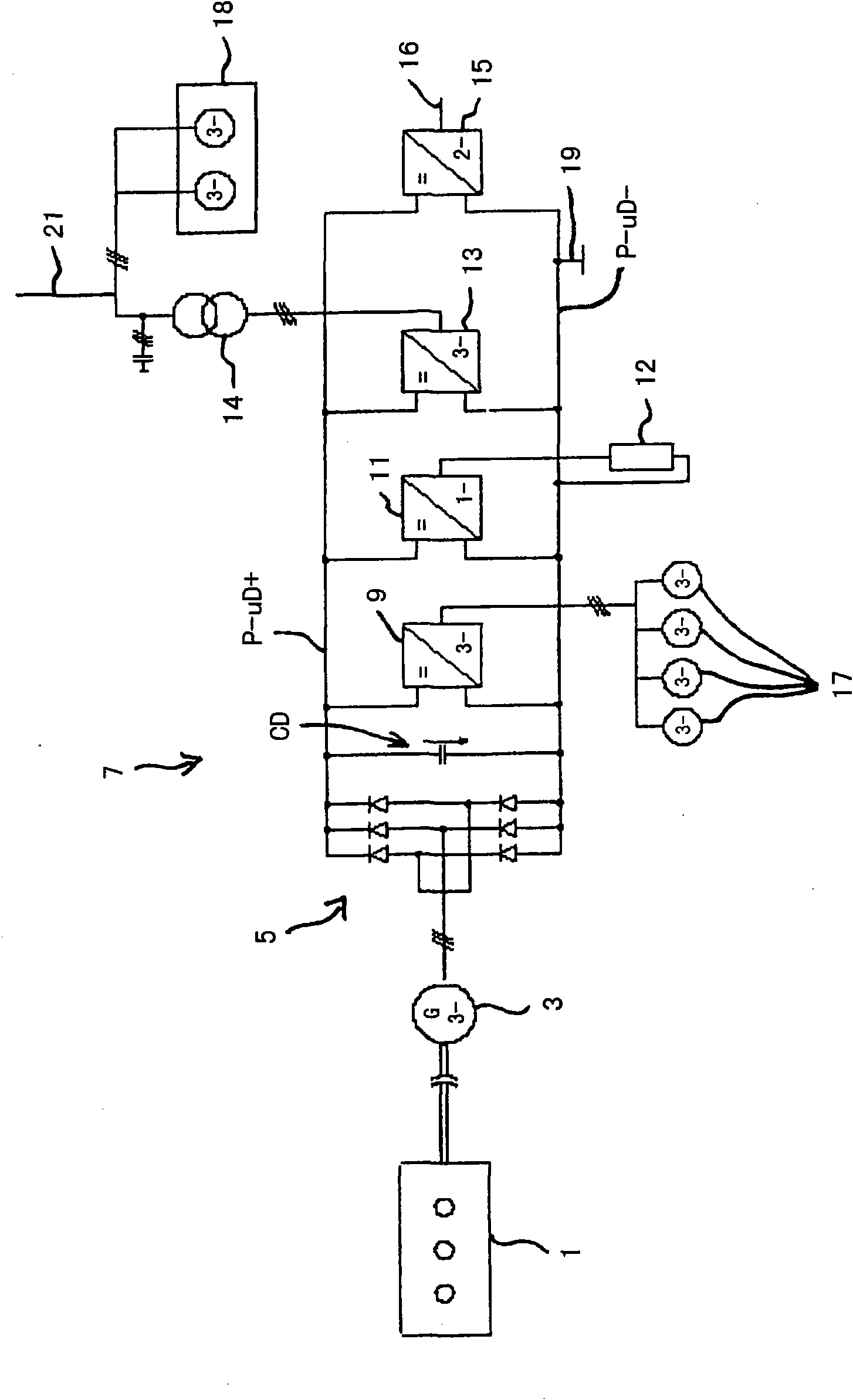 Arrangement for supplying devices of a locomotive with electric energy and method for operating said arrangement