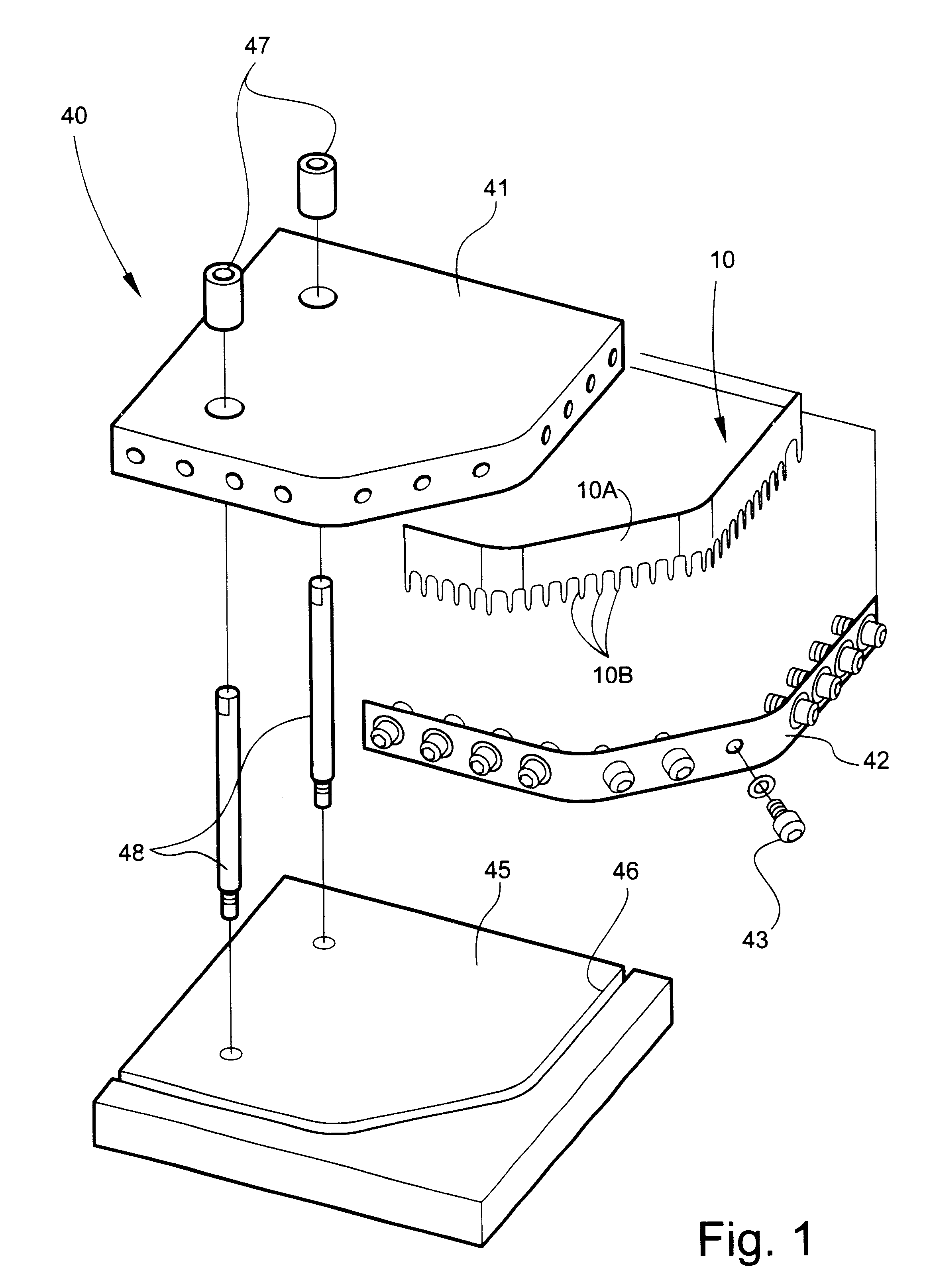 Perforation blade for forming a burst-resistant easy-open corner in a heavy duty bag