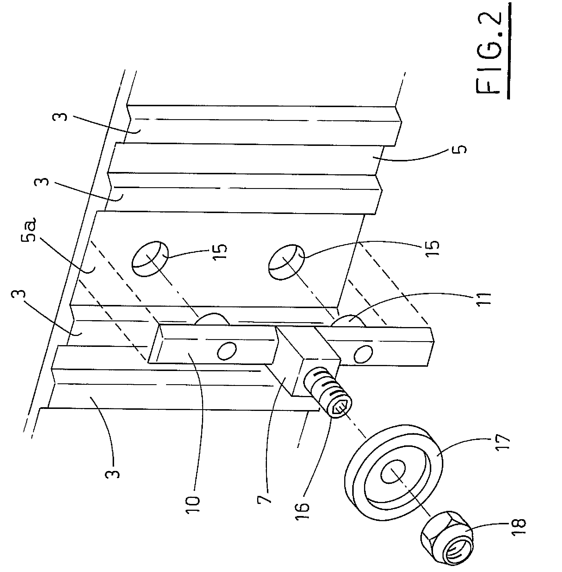 Device for transporting containers