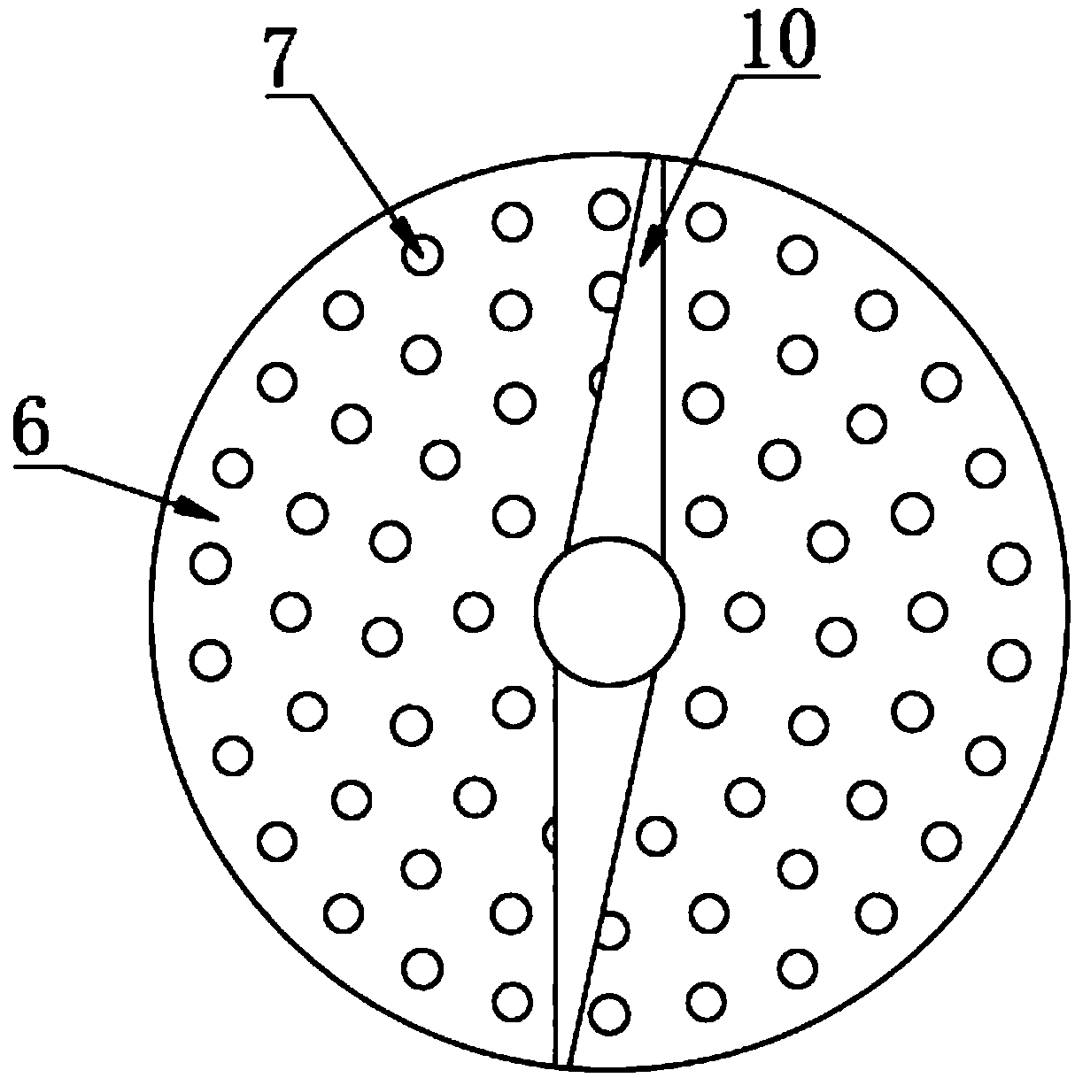 Feed pelletizing device with functions of grinding, screening and mixing raw materials