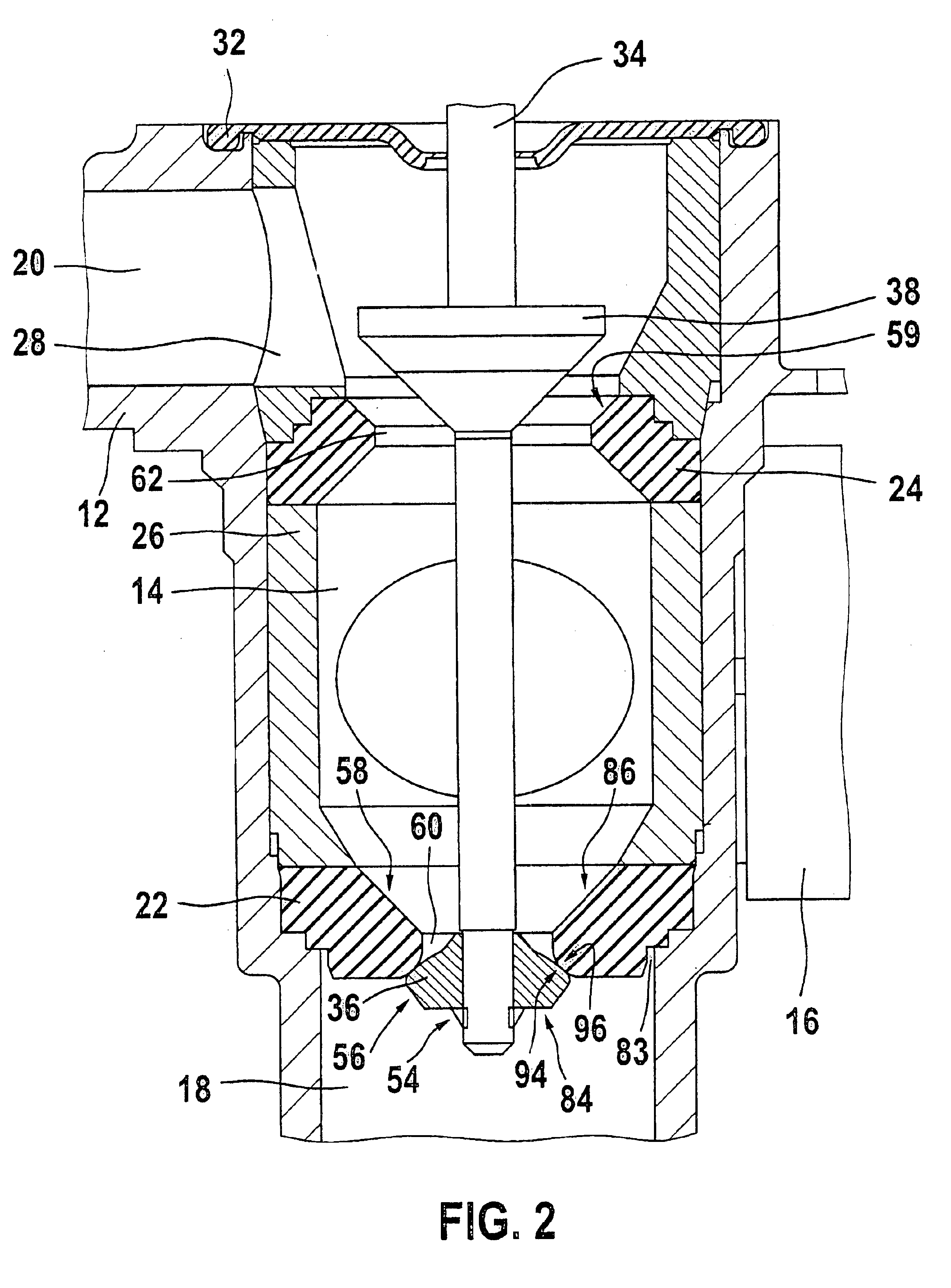 Valve comprising elastic sealing elements