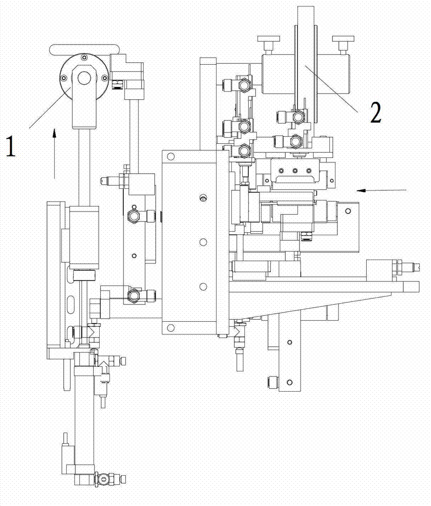 Lithium battery winding and sticking mechanism