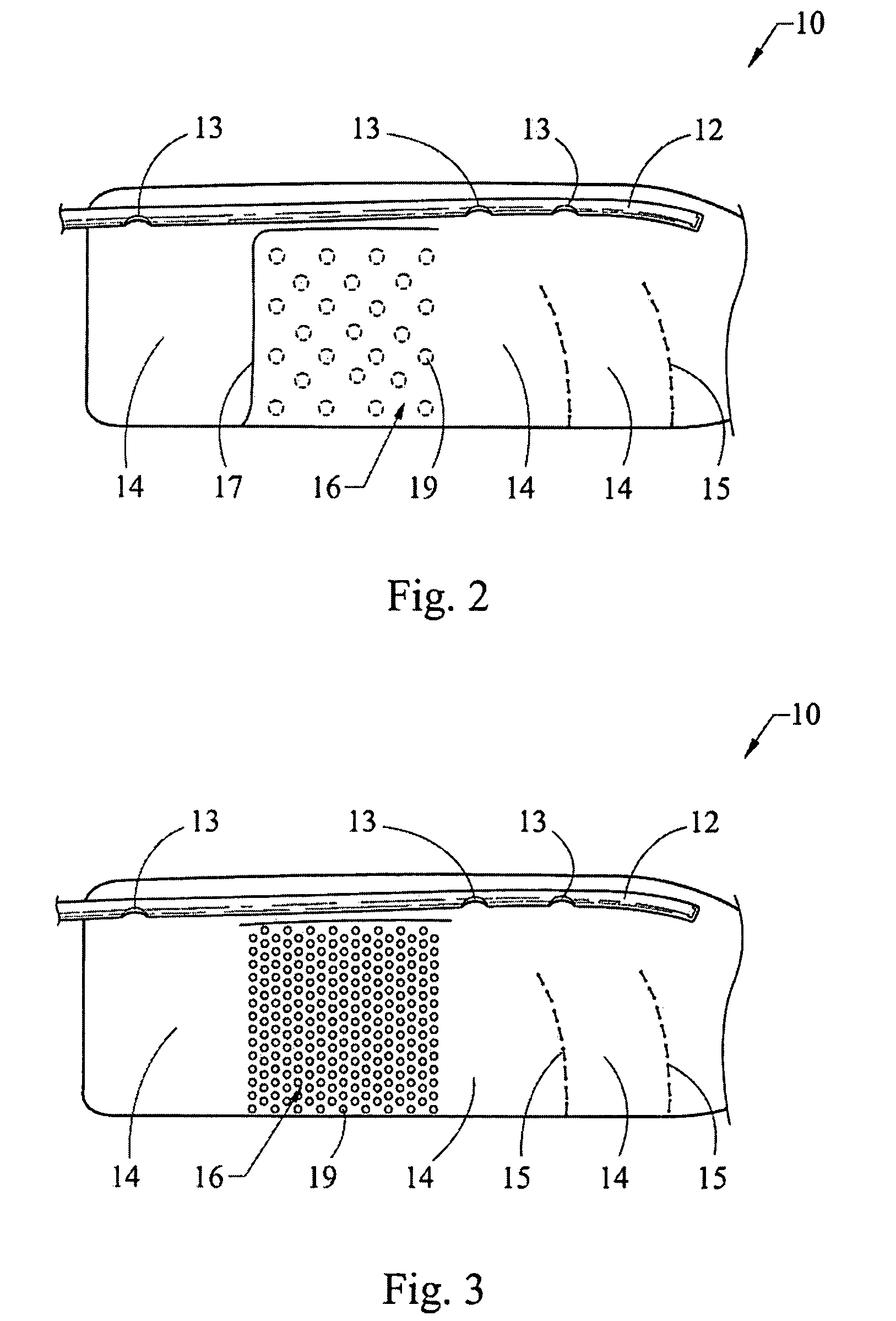 Side air bag with a controlled opening of a pressure equalization chamber