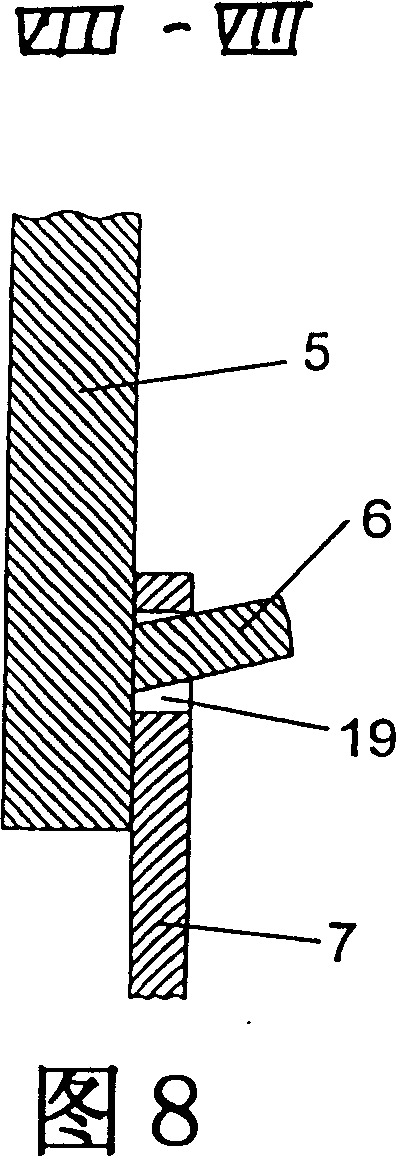 Device for the transport and wet-chemical or electrolytic treatment of very thin and planar items to be treated