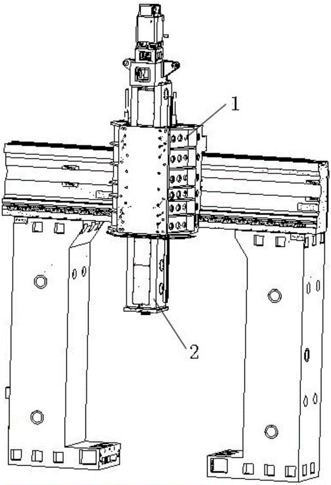 Thermal deformation compensation mechanism and method for ram main shaft of boring and milling machine