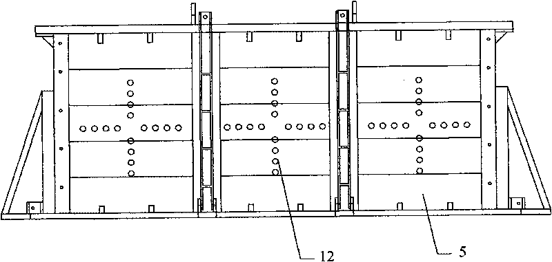 Tunnel construction simulation plane strain model test device