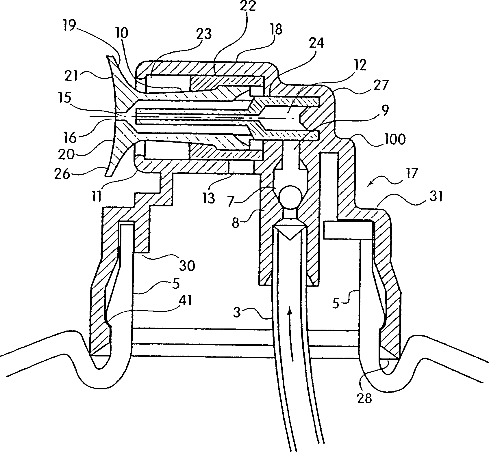 Dispensing head for a squeeze dispenser